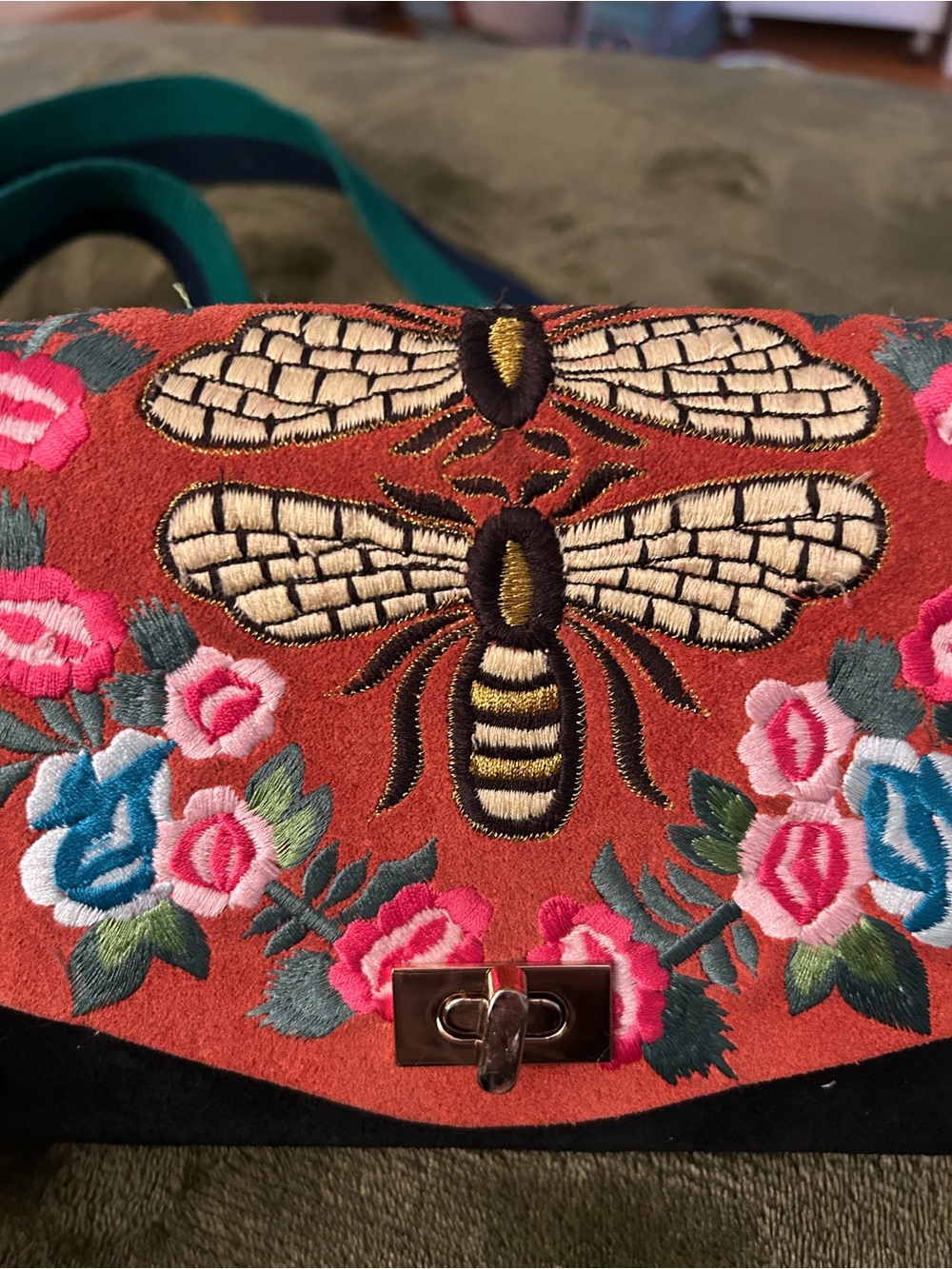 Free People Embroidered Suede Bee Crossbody Bag - Excellent Condition - Picture 5 of 13